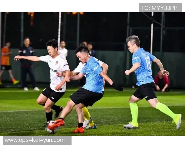 客商杯足球赛激情开赛各路球队争夺荣耀与友谊的巅峰对决